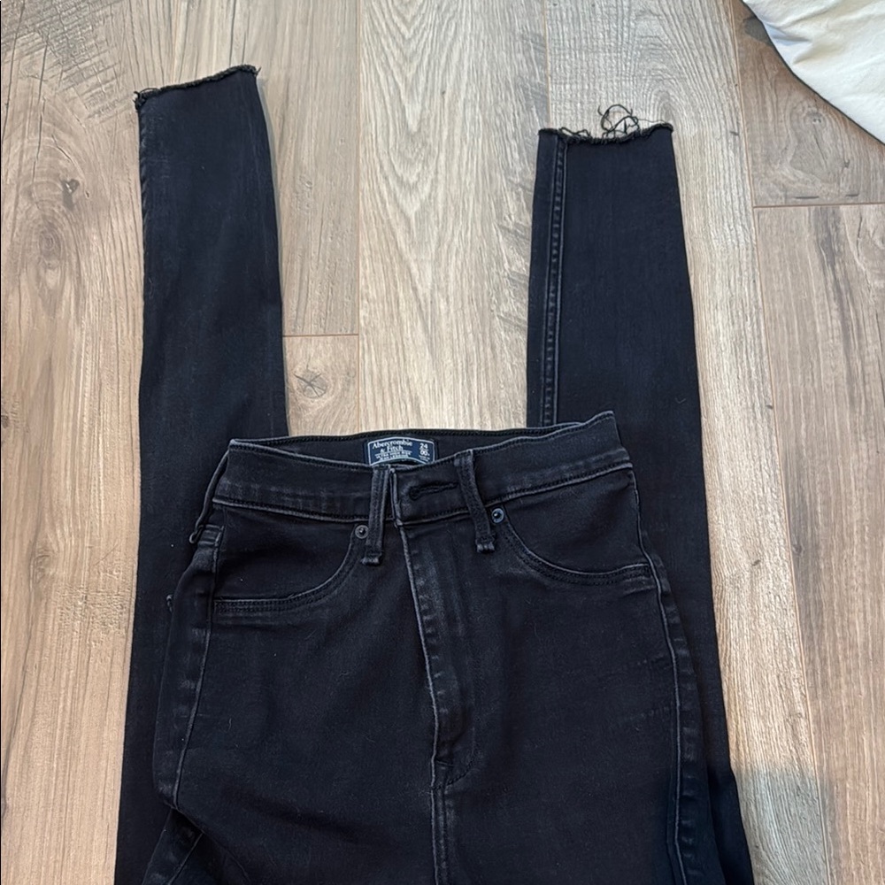 Abercrombie & Fitch Women's Black Skinny Jeans size 00R/24
